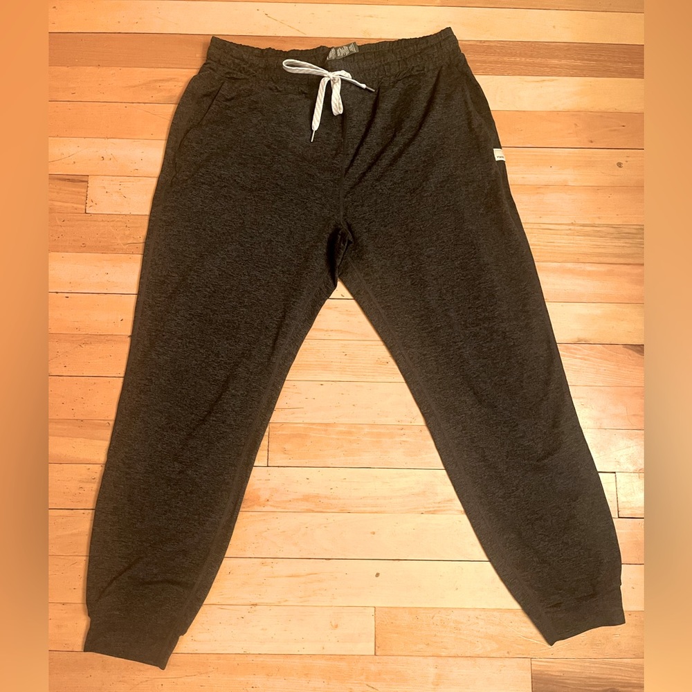 Vuori Women’s Performance Joggers M Charcoal Heather